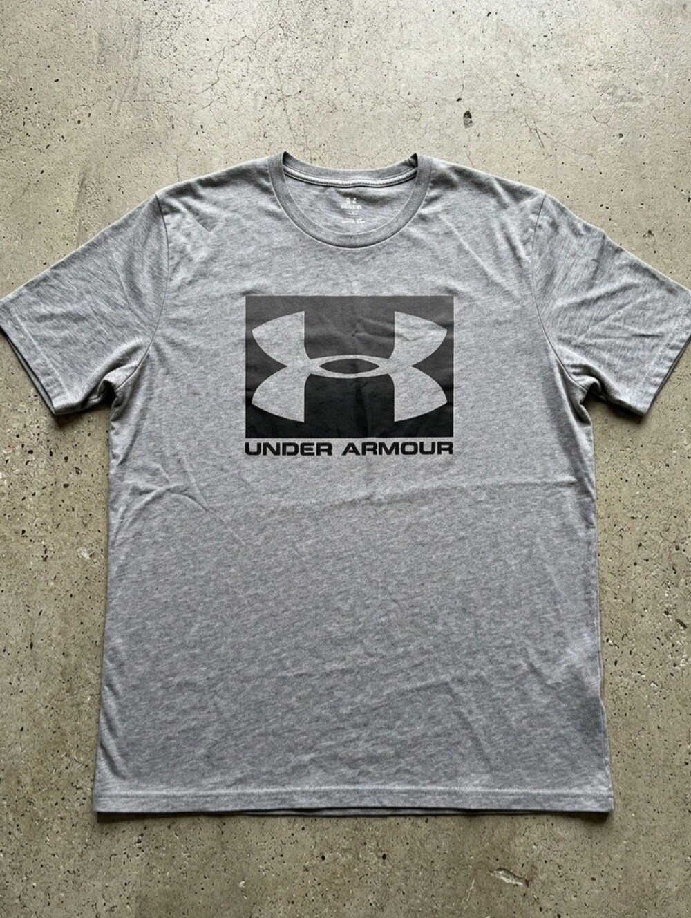 Under Armour Gray Short Sleeve Crew Neck Logo Tee Size XL